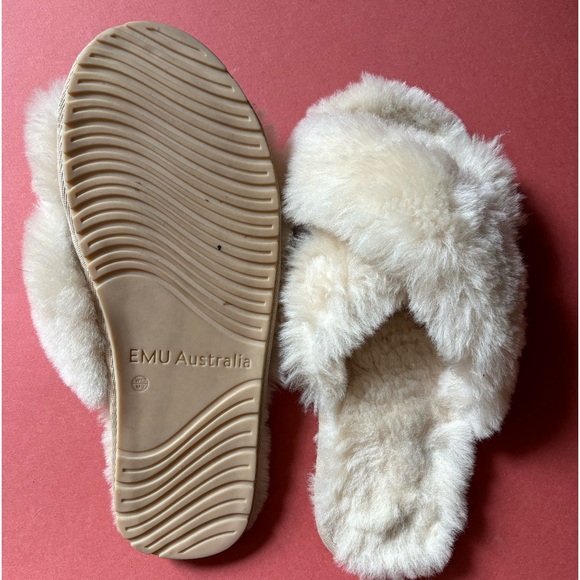 Emu fuzzy slippers - women’s 10 - Picture 4 of 4